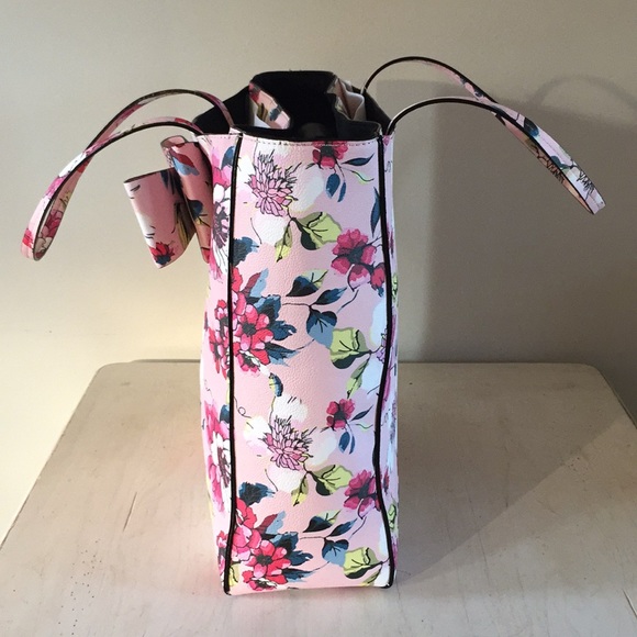 (Betsey Johnson) Full Bloom bow tote - Picture 3 of 8